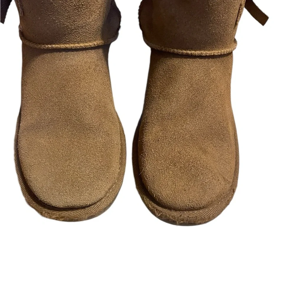 Koolaburra by UGG Girls Victoria Short Fashion Boot, Size 4,‎ GUC